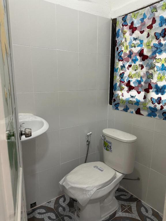 New Private Room near MRT Sirindhorn (A16) - image 2