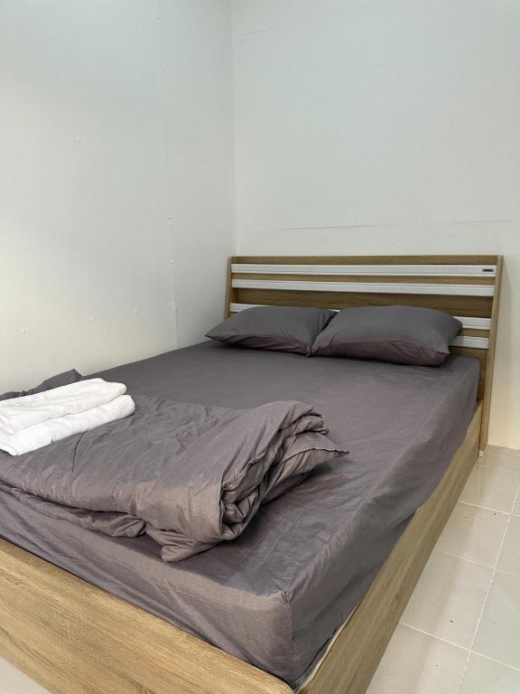 New Private Room near MRT Sirindhorn (A16) - image 3