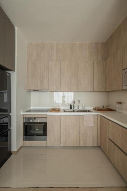 Spacious / Stylish / Modern / City-Centre - image 17
