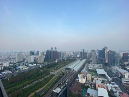 Spacious / Stylish / Modern / City-Centre - image 4