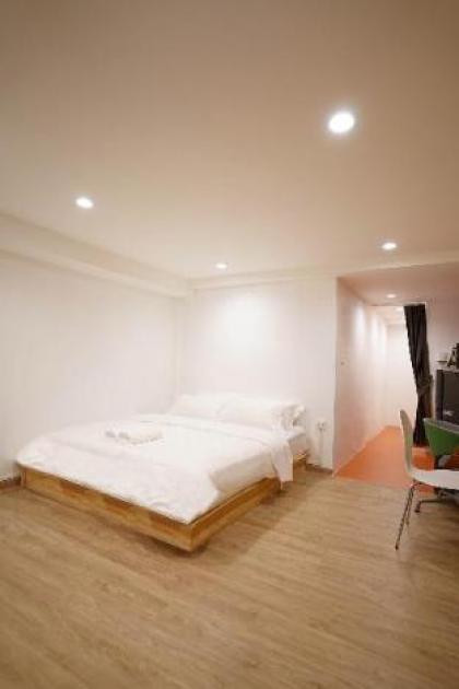 New Chic Duplex space-JJ market-Aree-Wifiparking1 - image 9