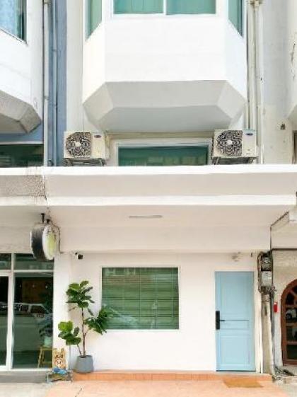 New&ChicWhole space-JJ market-Aree-Wifiparking2