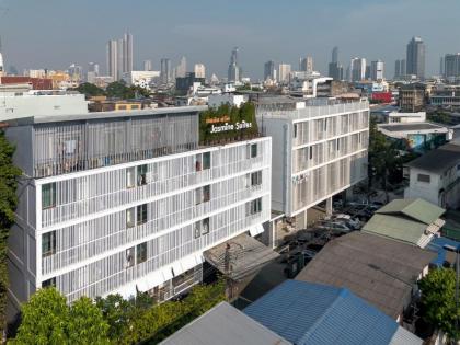 Jasmine Space - image 10