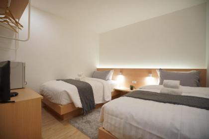 E11 Hotel - image 13