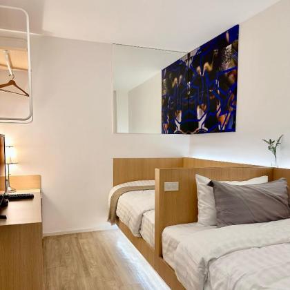 E11 Hotel - image 14