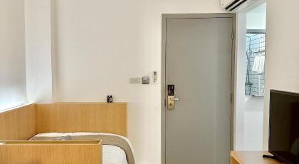 E11 Hotel - image 15
