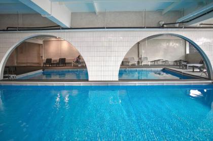 E11 Hotel - image 4