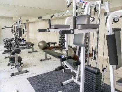 New Condo w Pool and Gym near Fashion Island Mall - image 12