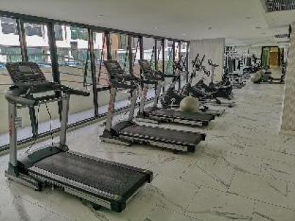 New Condo w Pool and Gym near Fashion Island Mall - image 16