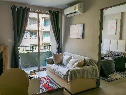 New Pool View Condo by MRT HuayKwang