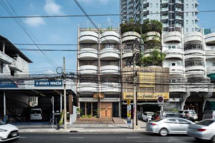 Stay Plus Hotel Bangkok - image 22