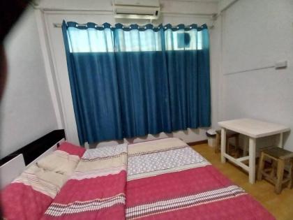 sleep with me hostel - image 28