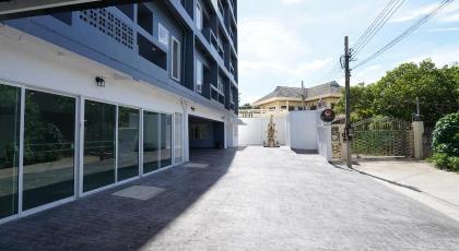 RoomQuest IT Square Don Mueang Airport - image 13