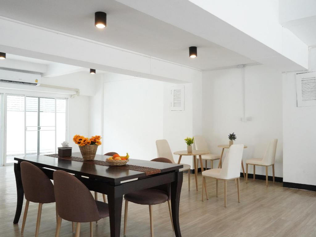 RoomQuest IT Square Don Mueang Airport - image 6