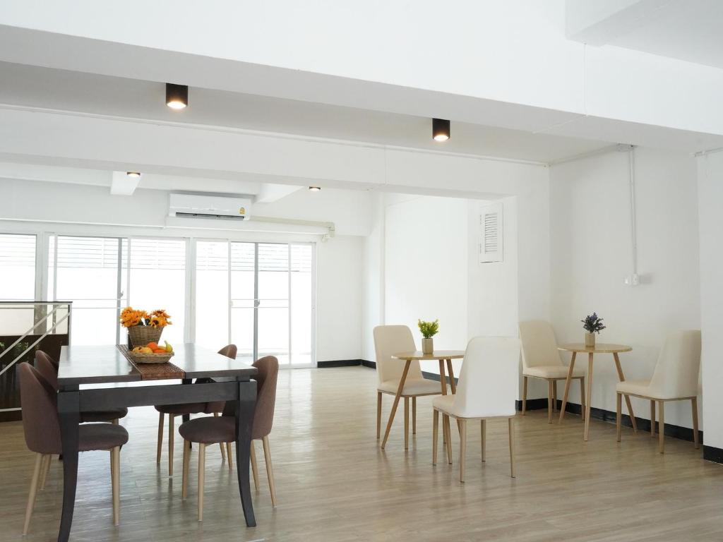 RoomQuest IT Square Don Mueang Airport - image 7