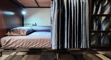 Noir Cafe And Hostel - Chinatown - image 14