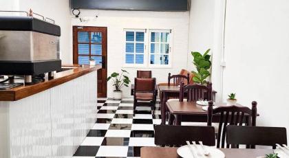 Noir Cafe And Hostel - Chinatown - image 2