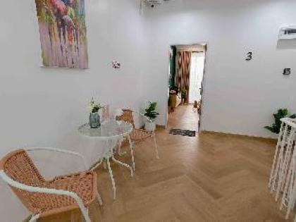 Entire floorDecorated cozy homenear Grand Palace - image 12