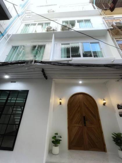 Entire floorDecorated cozy homenear Grand Palace - image 15