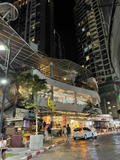 High-Class Condo at Sukhumvit - image 20