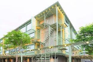 Khaosan-Samsen Street in Bangkok - image 6