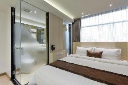 Grand Deluxe room at Sukhumvit 33 20sqm - image 8