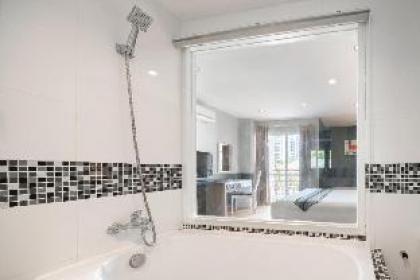 One bedroom at Sathorn 40sqm - image 3