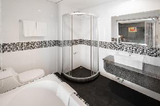 One bedroom at Sathorn 40sqm - image 4