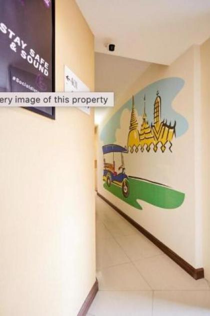 Deluxe Double Room at Asoke 25sqm - image 10