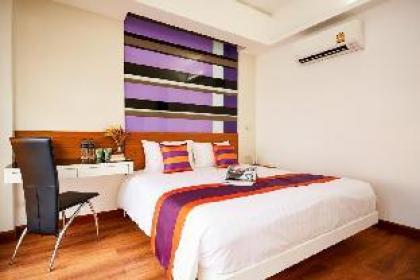 Deluxe Double Room at Asoke 25sqm - image 2