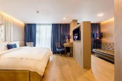 Premier Room at Sukhumvit 5 40sqm - image 3