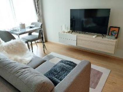 Chewathai Thong Lo/Modern Condo/Private/Gym/Pool - image 10