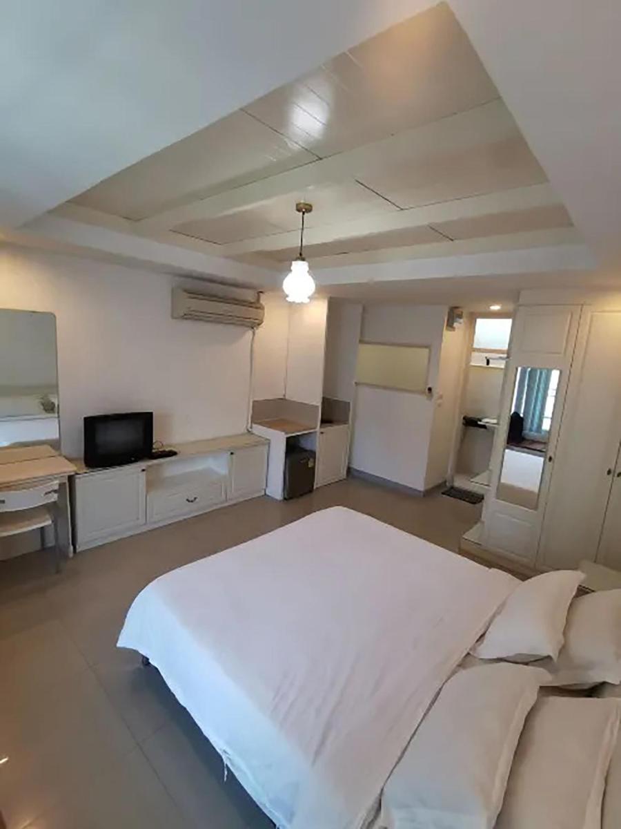 KS Suites - image 2