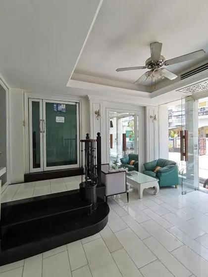 KS Suites - image 6