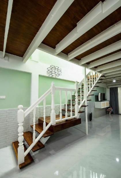 Cozy Townhouse - image 4