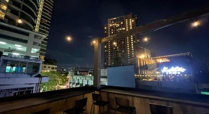Comfy Crib Hostel Bangkok - image 4