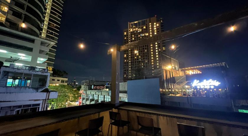 Comfy Crib Hostel Bangkok - image 4