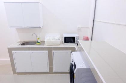 1 minute walk to BTS skytrain/ 6bed 7bath - image 17