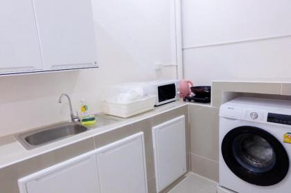 1 minute walk to BTS skytrain/ 6bed 7bath - image 18