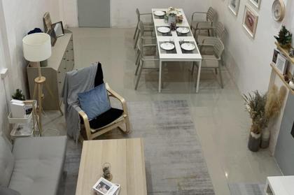 1 minute walk to BTS skytrain/ 6bed 7bath - image 4