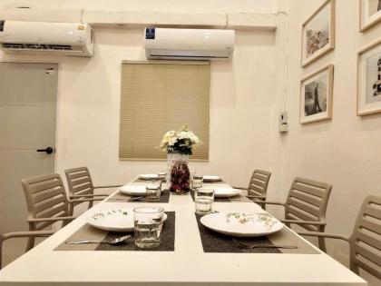 1 minute walk to BTS skytrain/ 6bed 7bath - image 5
