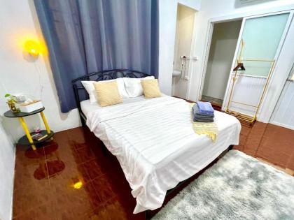 Getaway Villa Bangkok-4 Bedroom 6 Beds and 5 bath - image 18