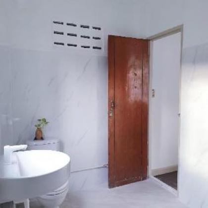 Location 33 Studio - image 11