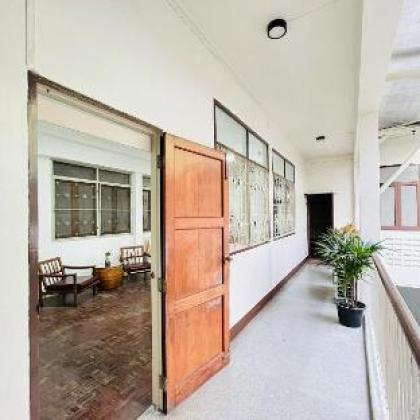 Location 33 Studio - image 16