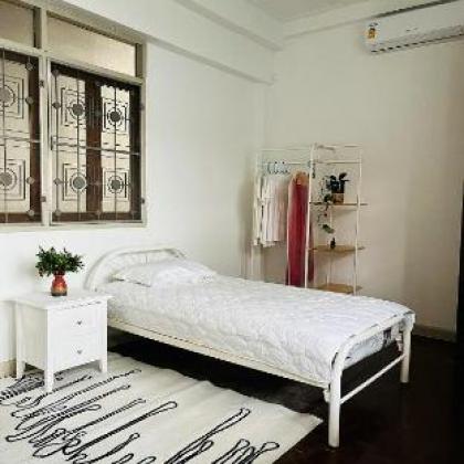 Location 33 Studio - image 4
