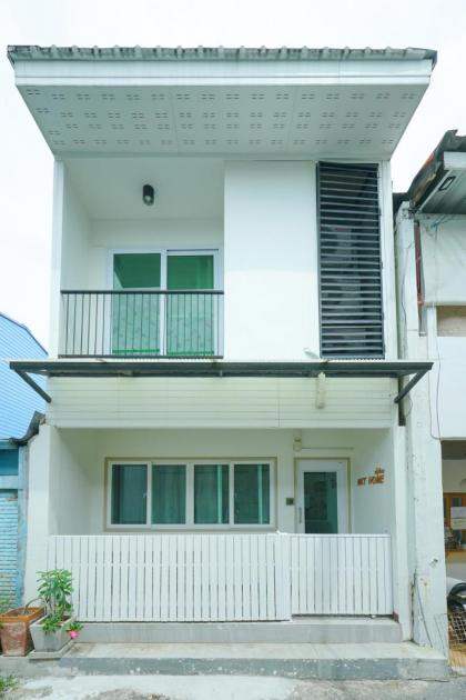 Nut Home Hostel - image 2