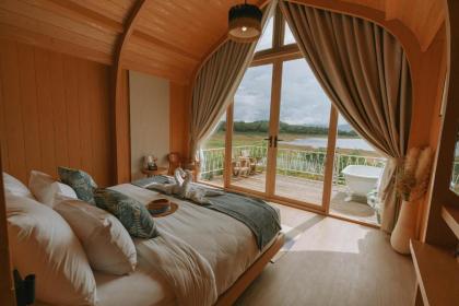 Le La Lake Resort and Spa - image 11