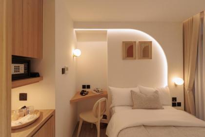 CORRIDOR 2407 - image 14