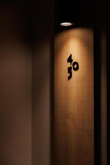 CORRIDOR 2407 - image 16