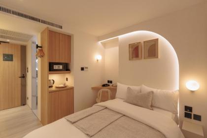 CORRIDOR 2407 - image 2